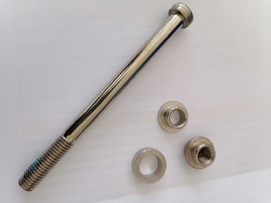 Sześciokątna śruba i nakrętka klasy 8.8 SS M10 do armatury sportowej